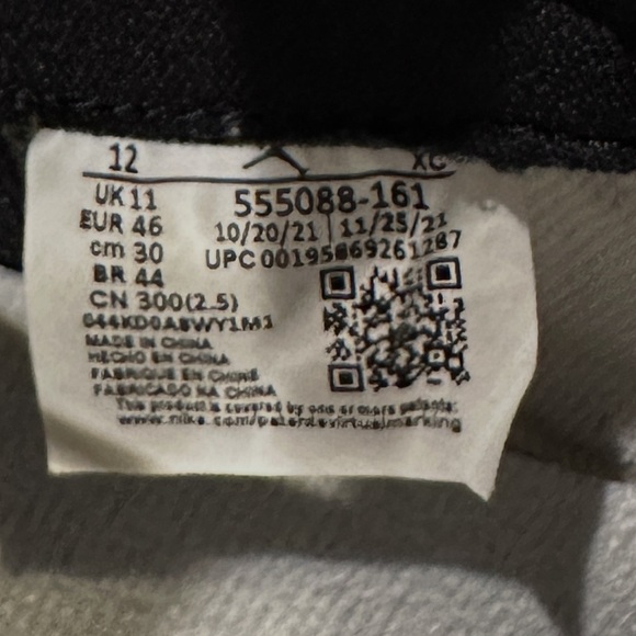 Nike Air Jordan 1 Retro High OG "Heritage" Red and White Sneakers High Top - Picture 8 of 12